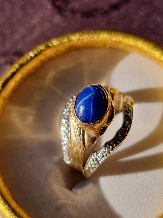 Three Piece "SIX RAY STAR BLUE SAPPHIRE" and DIAMOMD Set in 9CT Yellow Gold. Genuine Gold