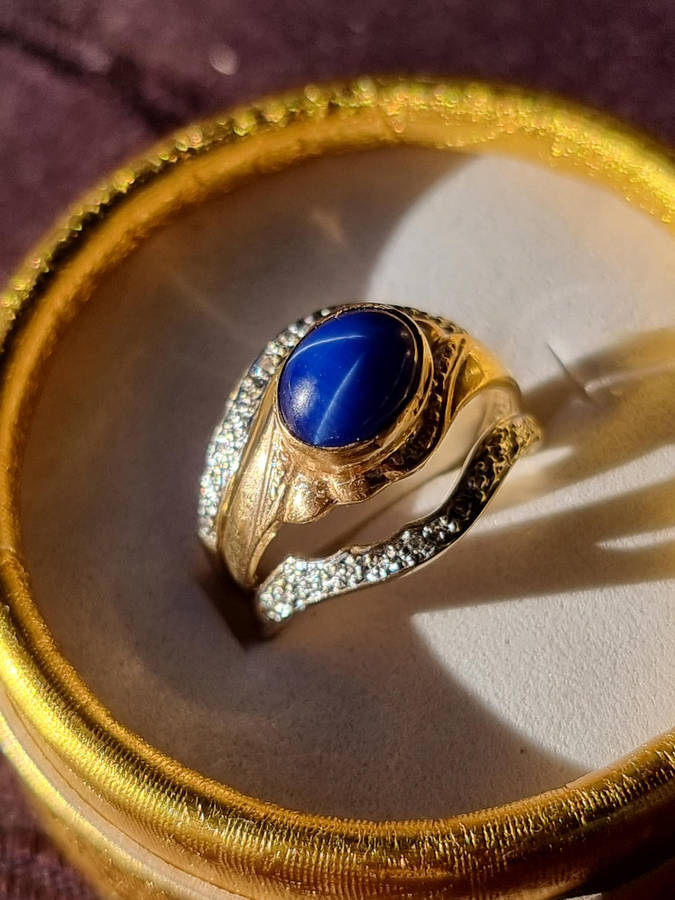 Three Piece "SIX RAY STAR BLUE SAPPHIRE" and DIAMOMD Set in 9CT Yellow Gold. Genuine Gold