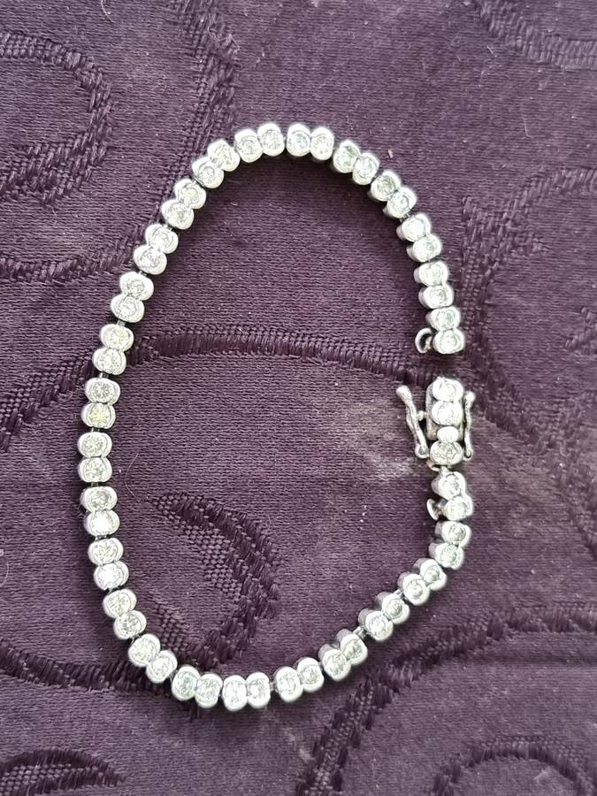 CZ Tennis Bracelet 925 Sterling Silver. ( Genuine Silver.)