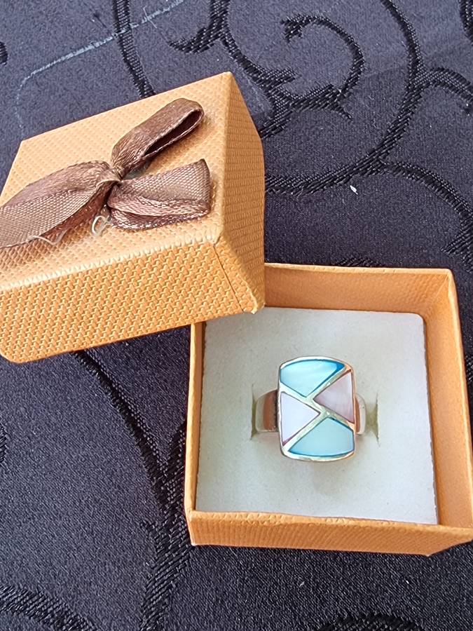 Pink Blue Mother of Pearl Inlay 925 Sterling Silver Ring. ( Genuine Silver. )