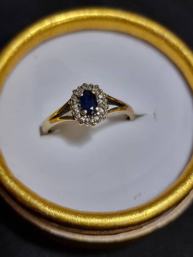 Blue Sapphire 9CT Yellow Gold Ring.( Genuine Gold.)