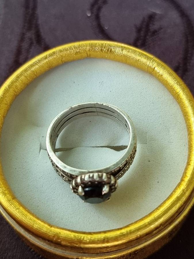 Blue and White Round " SAPPHIRE CZ 925 Sterling Silver Ring. ( Genuine Silver. )