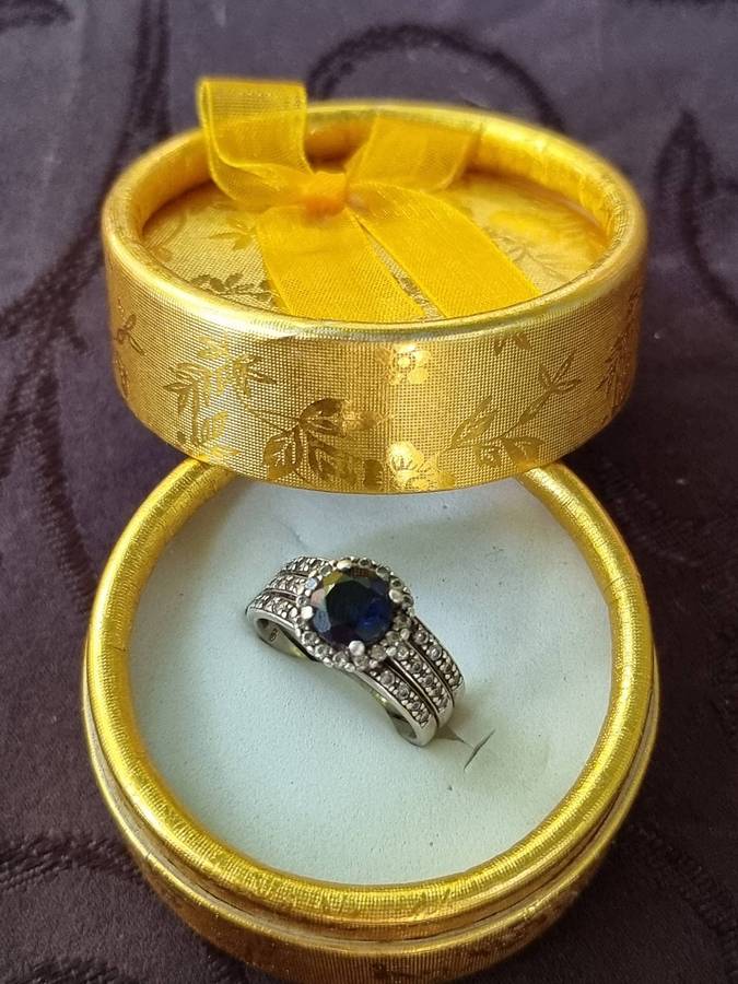 Blue and White Round " SAPPHIRE CZ 925 Sterling Silver Ring. ( Genuine Silver. )