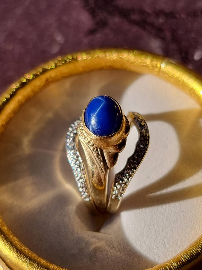 Three Piece "SIX RAY STAR BLUE SAPPHIRE" and DIAMOMD Set in 9CT Yellow Gold. Genuine Gold