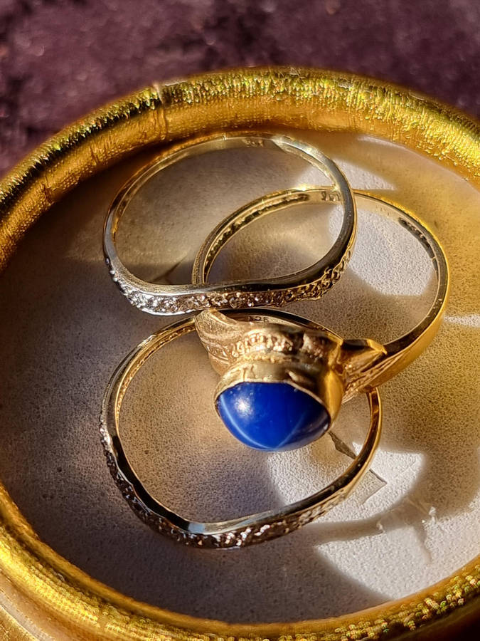 Three Piece "SIX RAY STAR BLUE SAPPHIRE" and DIAMOMD Set in 9CT Yellow Gold. Genuine Gold