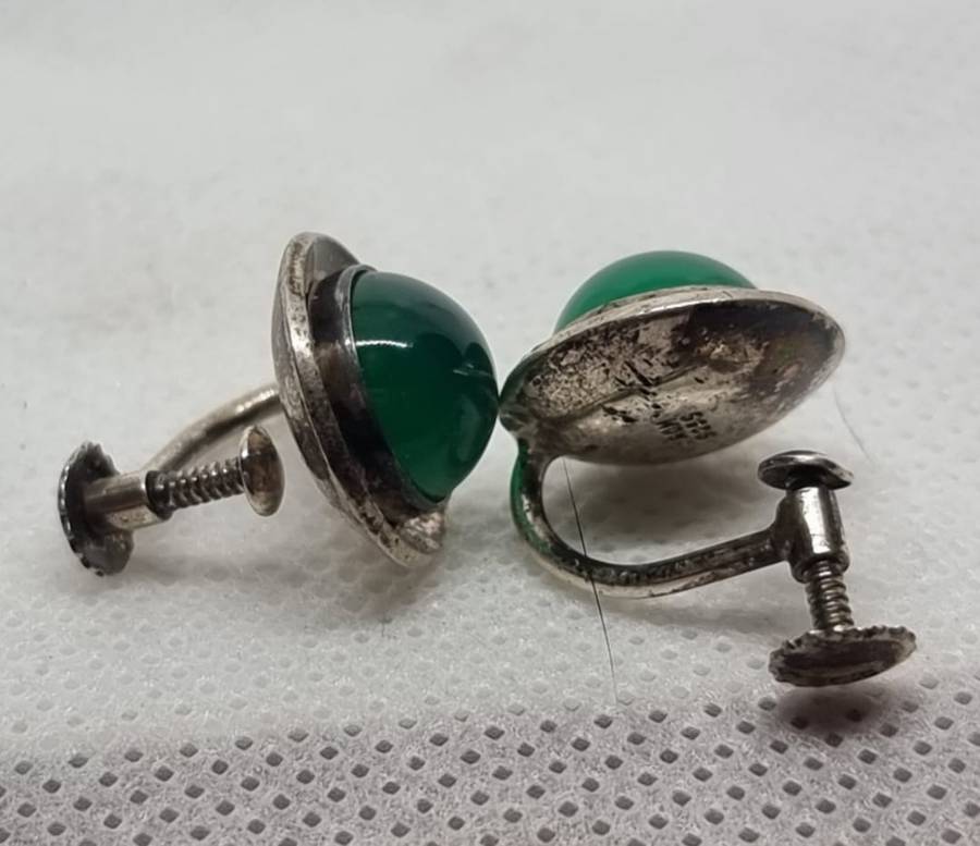 "VINTAGE" TAXCO Mexico Sterling Silver / GREEN ONYX / Screw Back 925 Sterling Silver  Earrings.