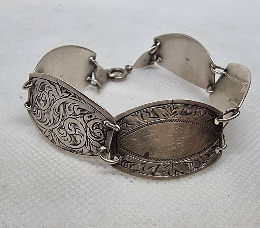 "VINTAGE" Fancy Shaped "ENGRAVED" 925 Sterling Silver Bracelet. ( Genuine Silver.)