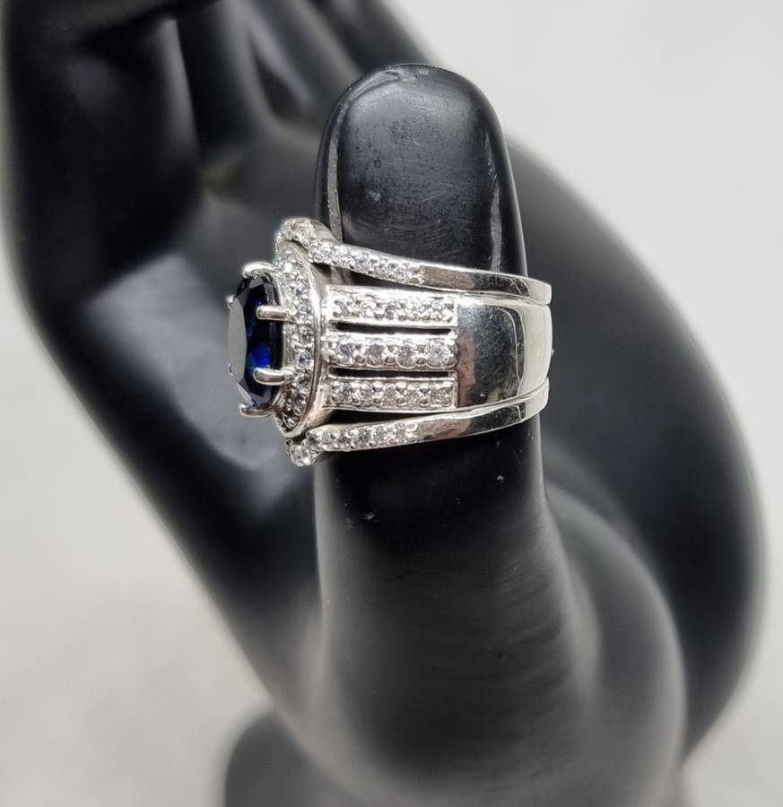"Blue Sapphire CZ Oval Cut" 925 Sterling Silver Dress Ring. ( Genuine Silver. )