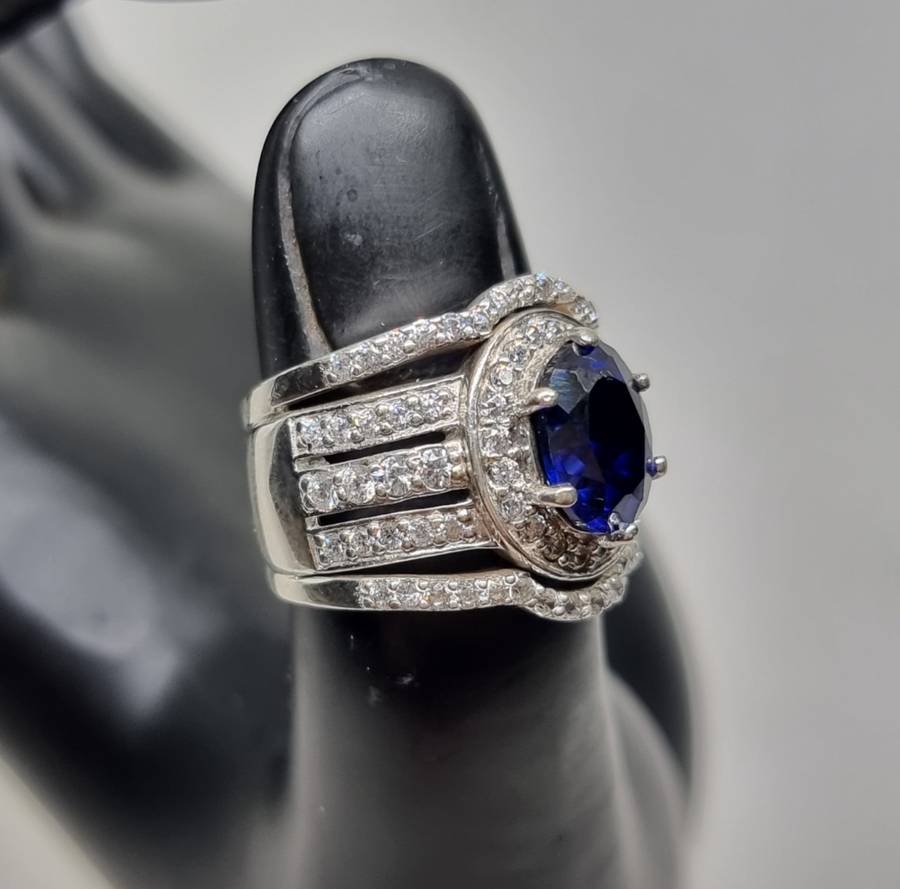 "Blue Sapphire CZ Oval Cut" 925 Sterling Silver Dress Ring. ( Genuine Silver. )