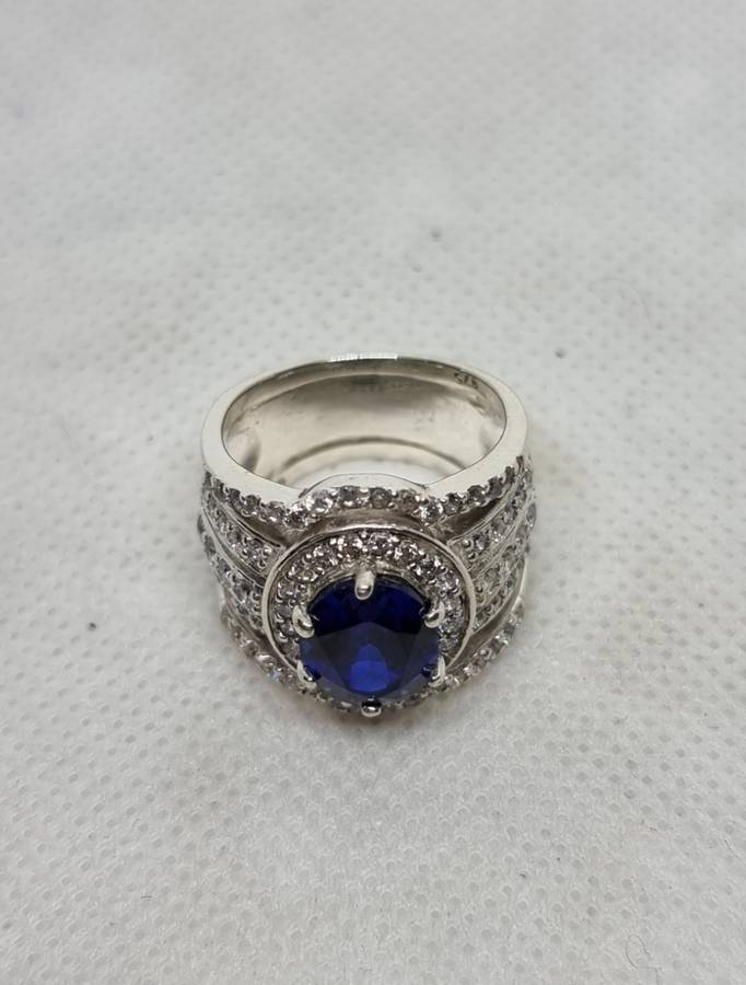 "Blue Sapphire CZ Oval Cut" 925 Sterling Silver Dress Ring. ( Genuine Silver. )