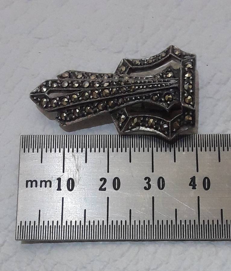 Vintage .925 Silver ladies brooch 12.7 gr