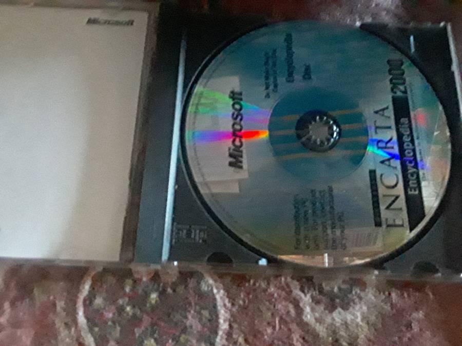 Microsoft Windows Book and Software Lot