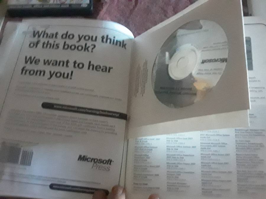 Microsoft Windows Book and Software Lot