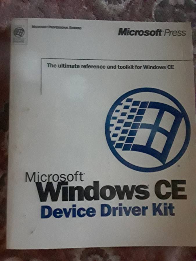 Microsoft Windows Book and Software Lot