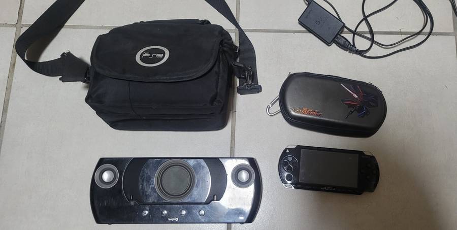 Big PSP Bundle !! 25 Games Carry Case