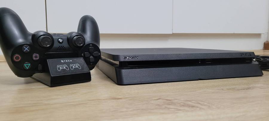 PS4 Slim Console 500Gb Control Immaculate