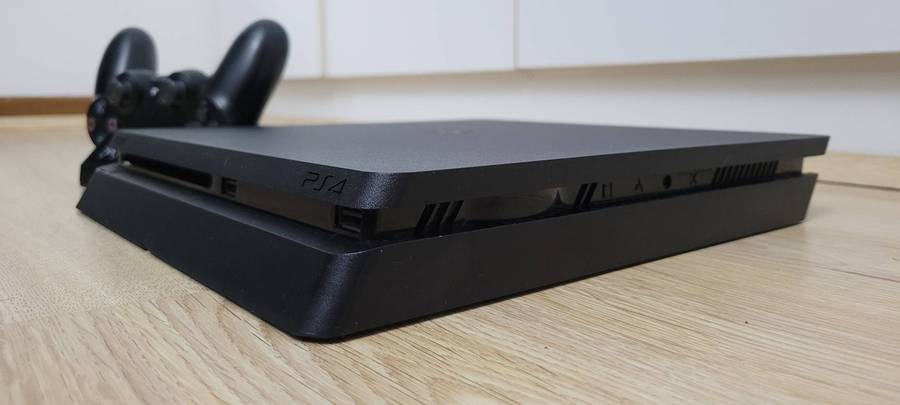 PS4 Slim Console 500Gb Control Immaculate