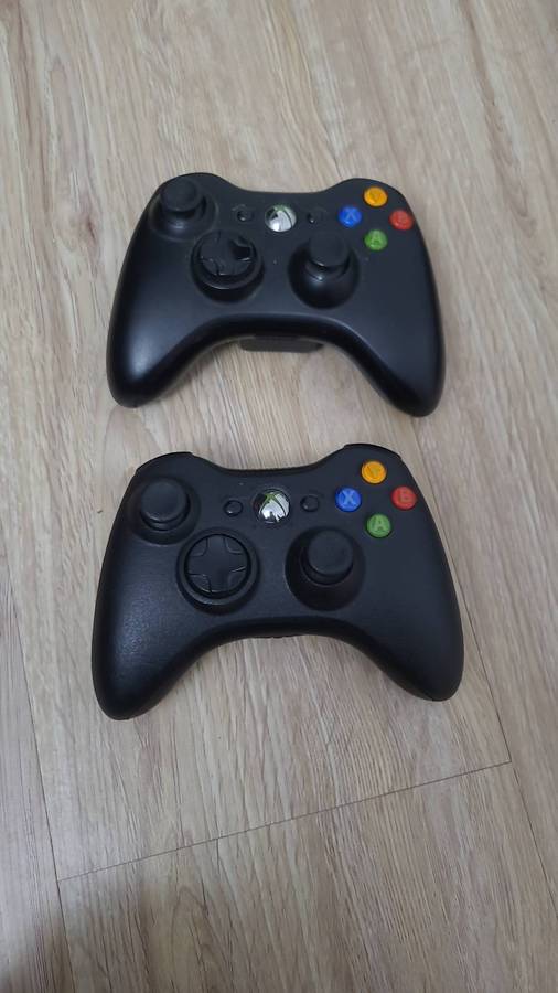 HUGE Xbox 360 Bundle Lots of accessories