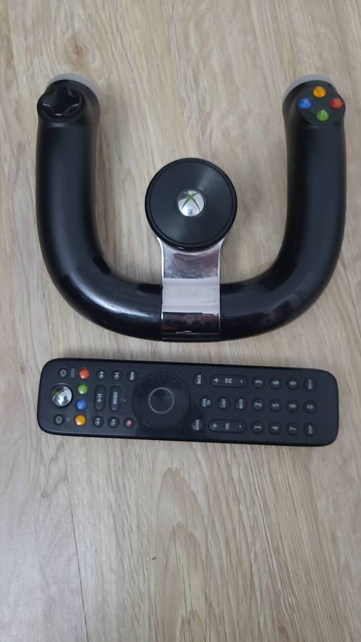 HUGE Xbox 360 Bundle Lots of accessories