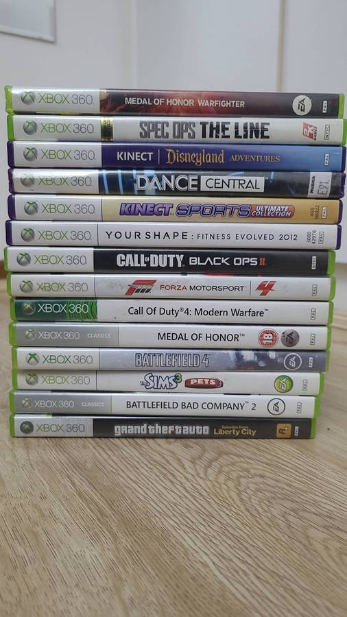 HUGE Xbox 360 Bundle Lots of accessories