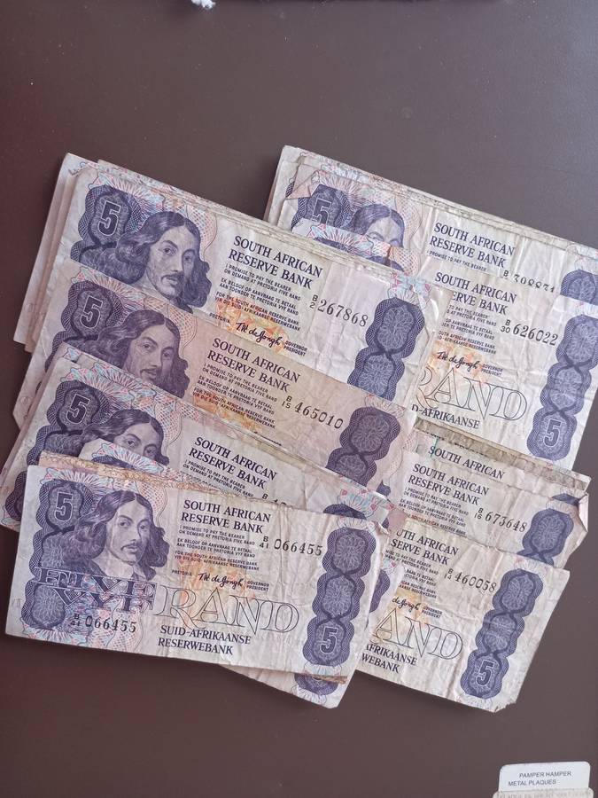 HUGE LOT OF USED DE JONGH BANK NOTES WITH GREAT BUY NOW OPTION. PLS READ