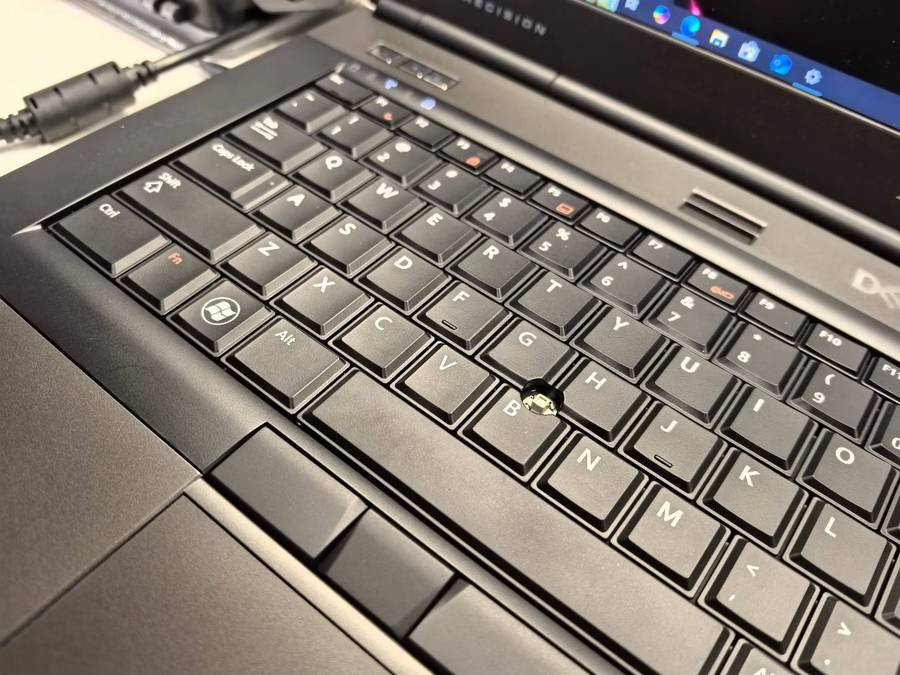 Graphic Design, Dell Precision M6600, i7-2720, 8GB RAM, 256GB HDD, AMD FirePro M8900, Windows 10