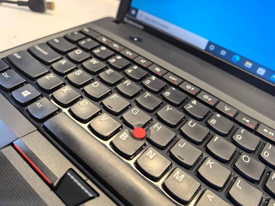 Lenovo ThinkPad EDGE E530, i3-3110M, 4GB RAM, 500GB HDD, DVD