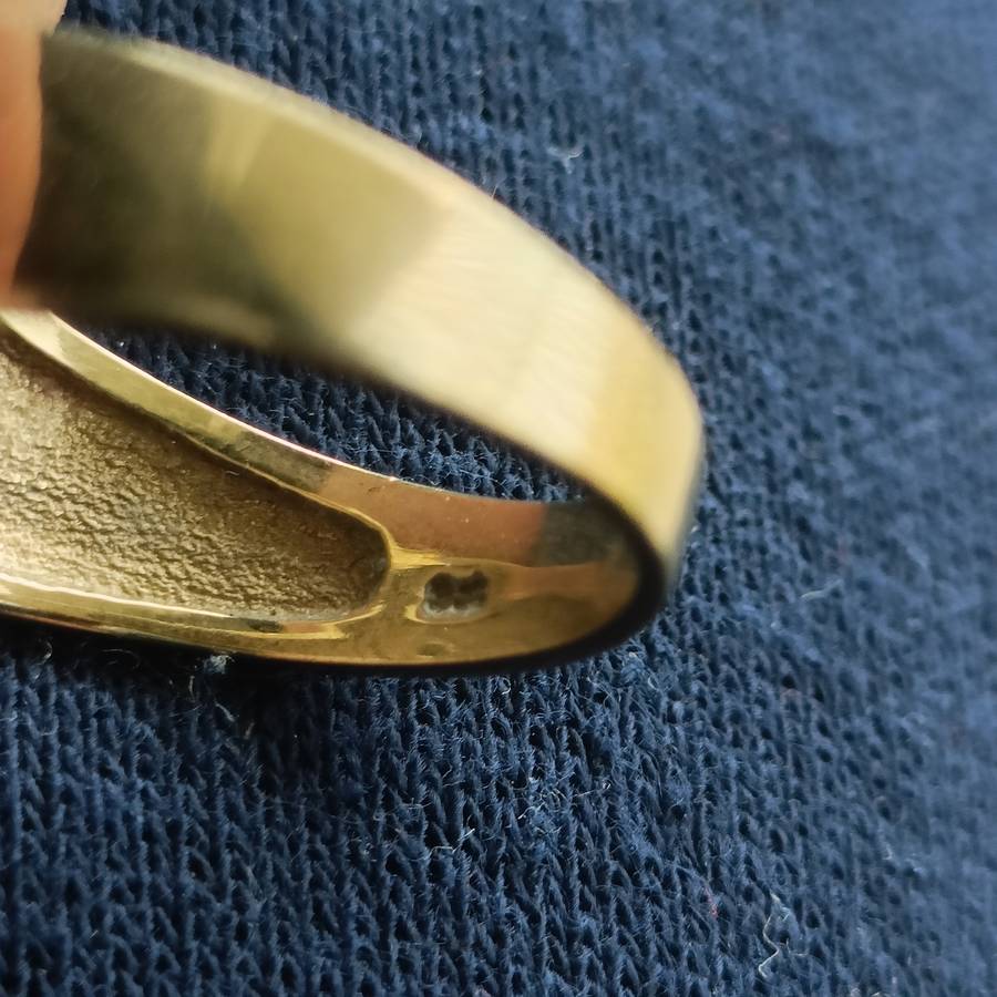 9ct Solid Gold ring pair 7.7 grams