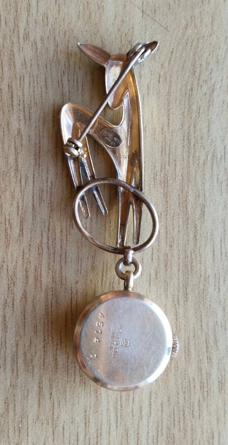 Vintage Avia 17 jeweles 20 micron gold nursing watch.