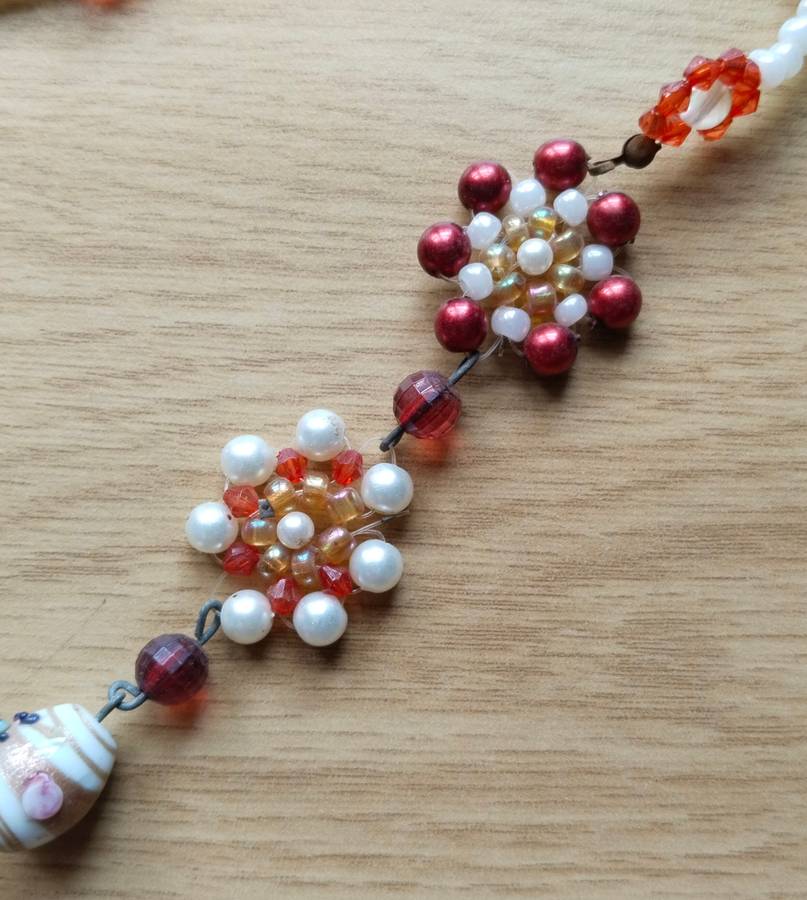 Beautiful colourful ladies necklace. 470mm long.