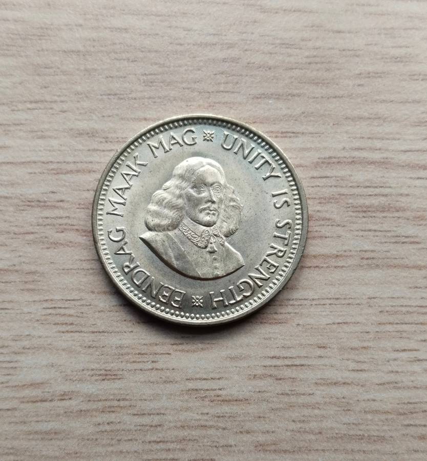 South Africa 1964 half cent. Great condition.