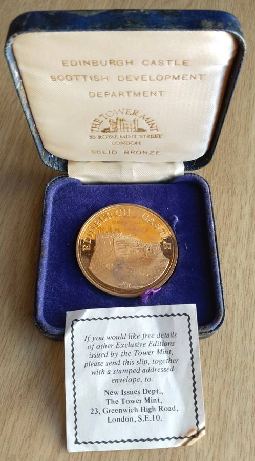 Great Britain Edinburgh Castle Commemorative Medal.