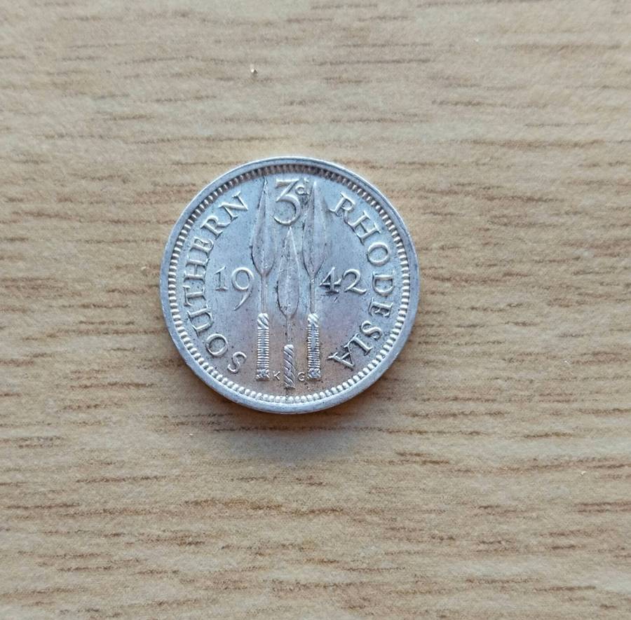 Southern Rhodesia 1942 Silver Threepence. Nice Condition.