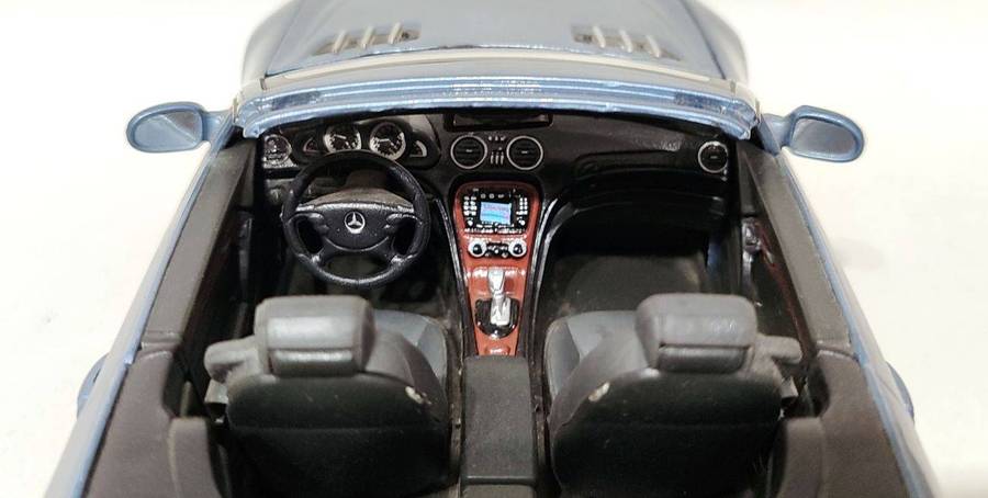 *PRE-LOVED/NO BOX* 1/18 MotorMax Mercedes-Benz SL500 Metallic Blue