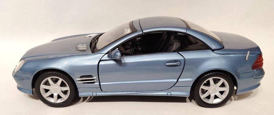 *PRE-LOVED/NO BOX* 1/18 MotorMax Mercedes-Benz SL500 Metallic Blue