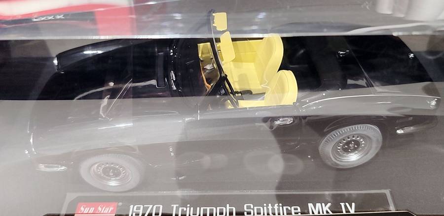 **NEW/RARE** 1/18 Sunstar Triumph Spitfire MK IV Black (1046)