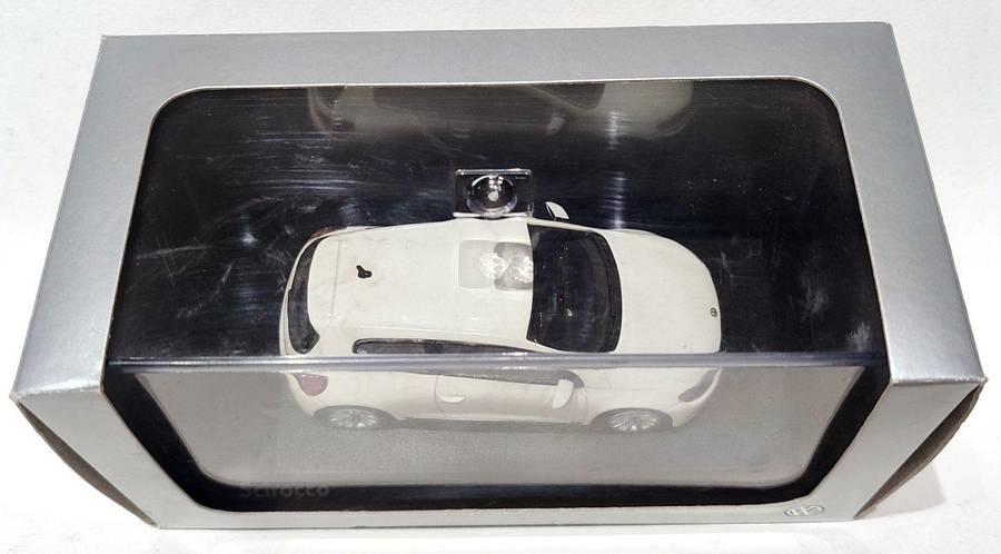 **MINT** 1/43 Dealer Edition Volkswagen Scirocco 2.0 tsi 2009 White (Norev)