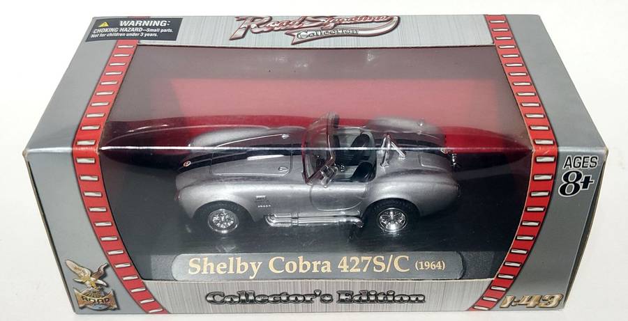 **BOXED/MINT** 1/43 Yat Ming Road Signature Shelby Cobra 427S/C 1964 Silver (94243)