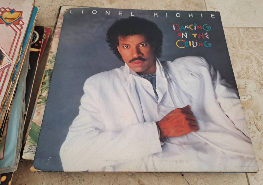 50+ COLLECTION OF 70's/80's POP RECORDS!! LIONEL RICHIE, ABBA AND SO MUCH MORE...