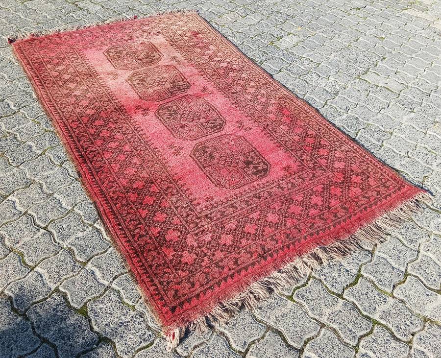 GENUINE HAND KNOTTED PERSIAN CARPET 1620MM BY 1850MM