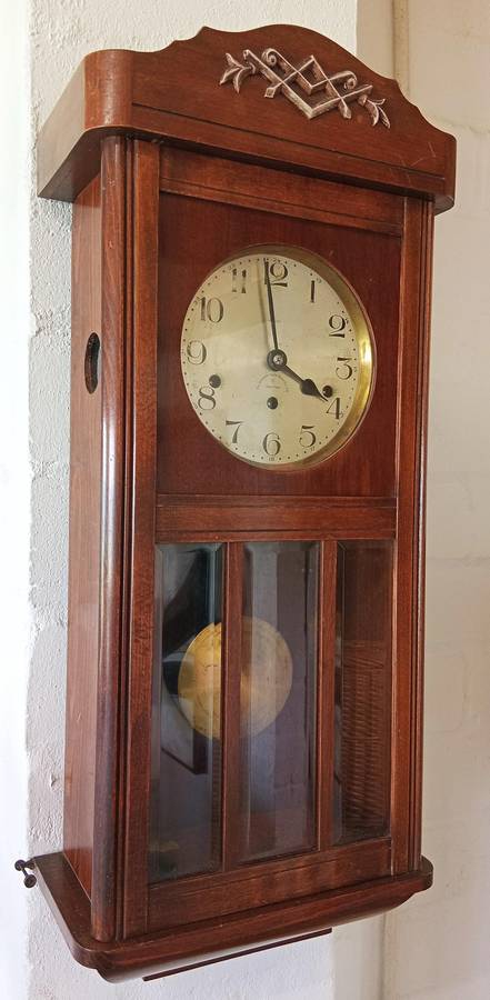 STUNNING AMERICAN SWISS VINTAGE MECHANICAL WALL CLOCK