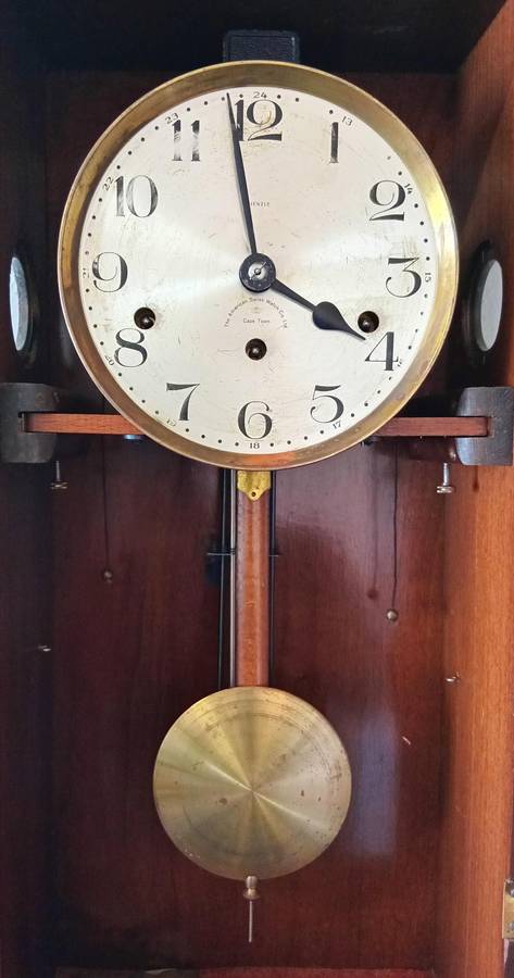 STUNNING AMERICAN SWISS VINTAGE MECHANICAL WALL CLOCK
