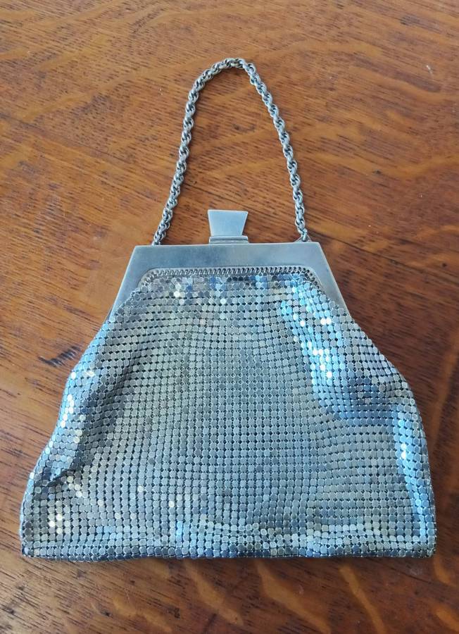 VINTAGE WHITING DAVIES SILVER PURSE *HIGHLY COLLECTABLE*