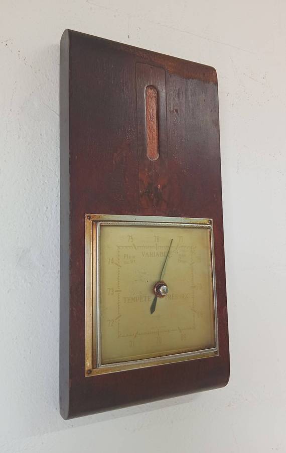 VINTAGE WOODEN BAROMETER MADE IN ENGLAND *HIGHLY COLLECTABLE*