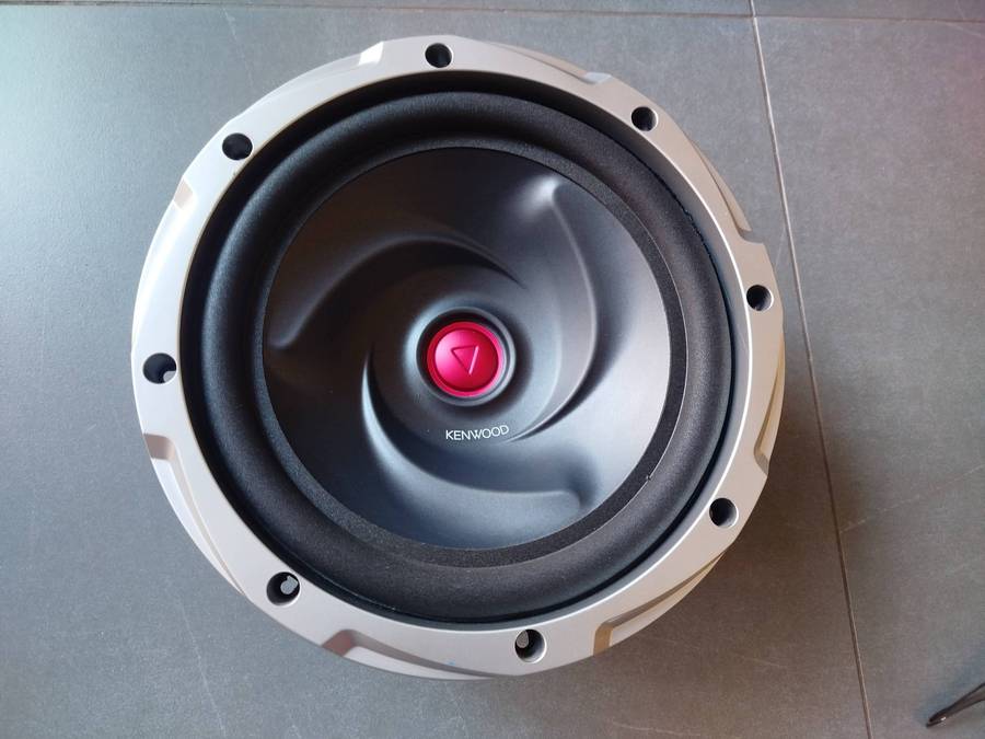 Kenwood 12" Subwoofer (KFC-W3009) - Excellent Condition