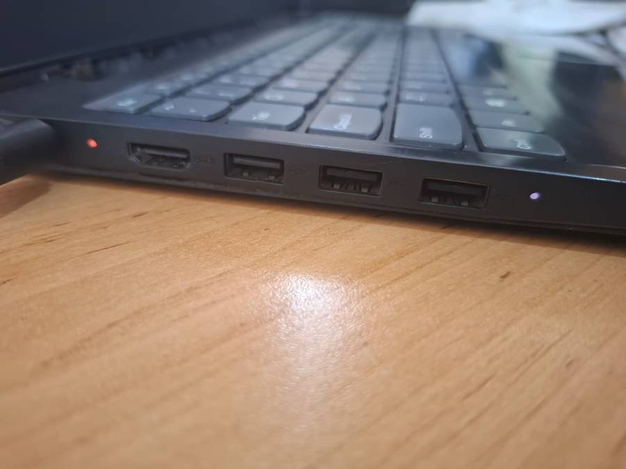 Lenovo i5-1035G1, 8GB Ram, 450GB SSD