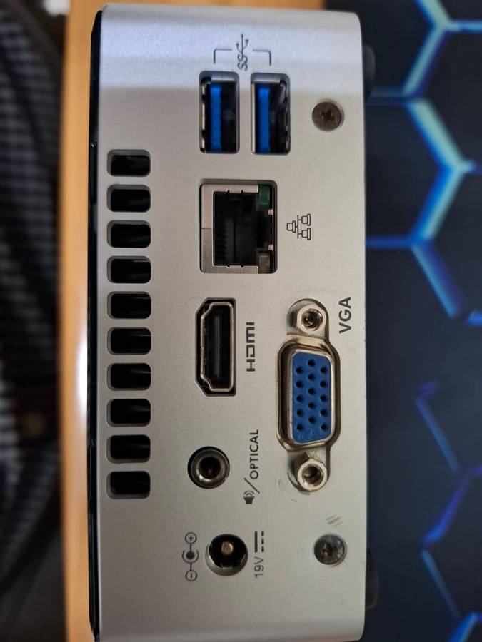 Intel Nuc's  X 2 (non working)