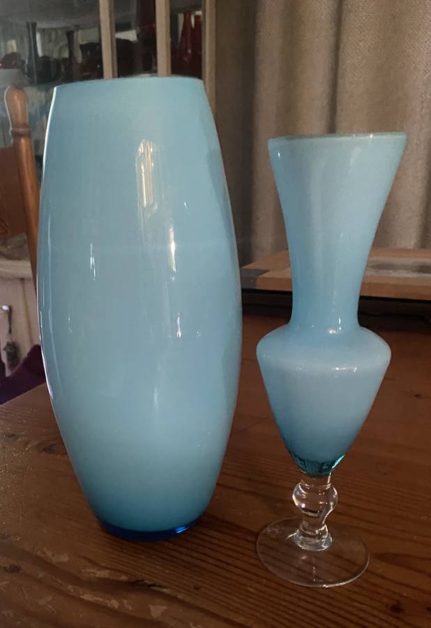 VINTAGE BLUE AND WHITE GLASS VASES