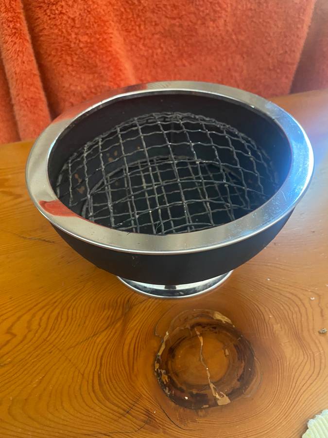 VINTAGE METAL FLOWER ARRANGING POT