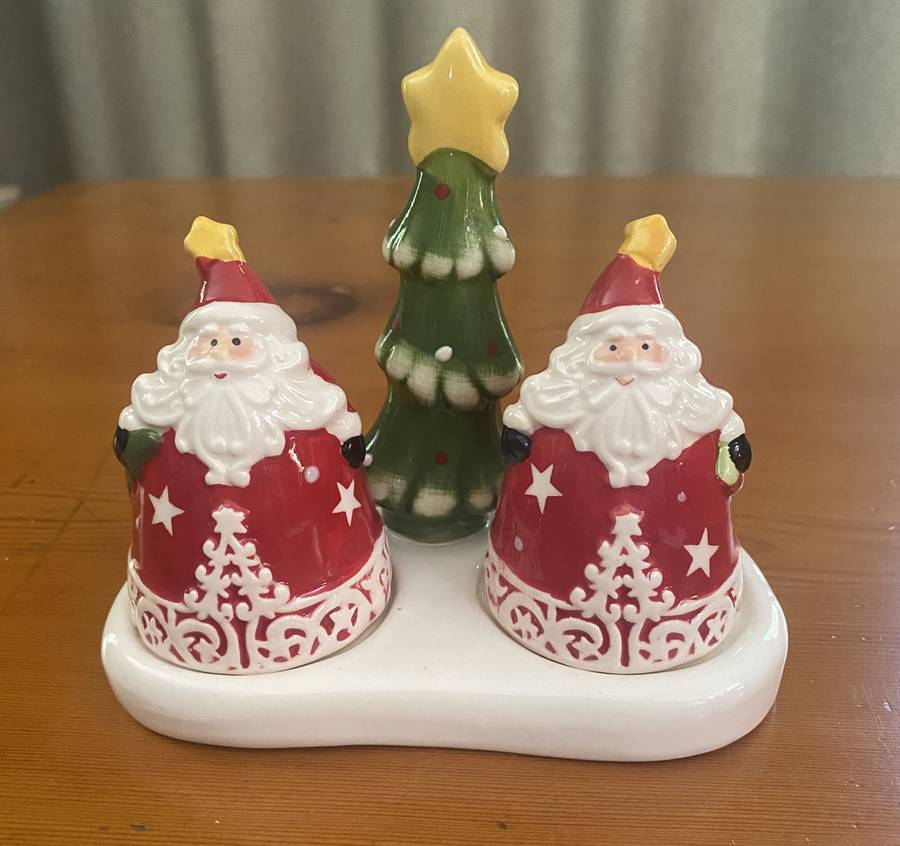 SANTA SALT AND PEPPER SET